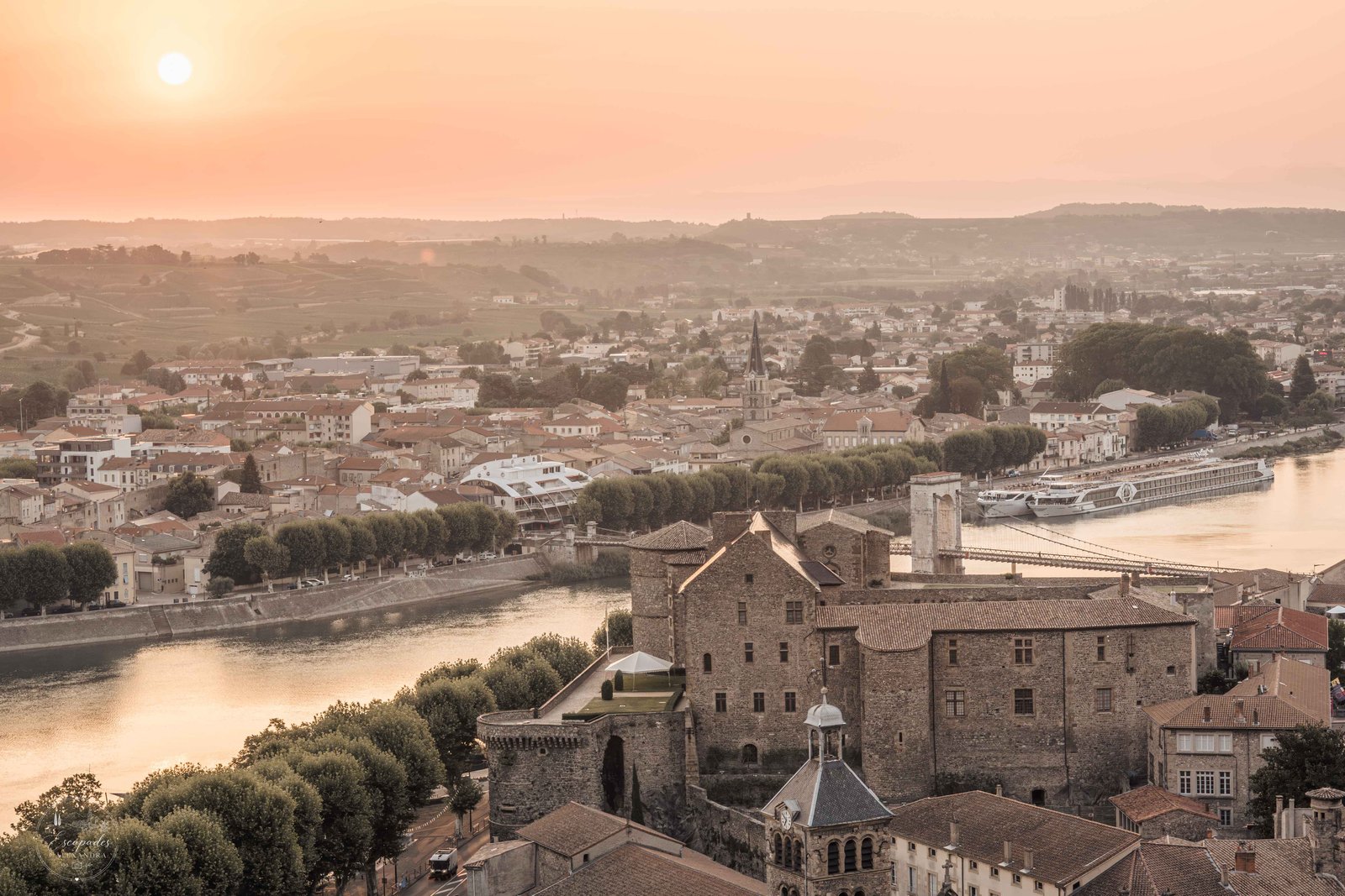 Photo Tain-Tournon au lever du soleil